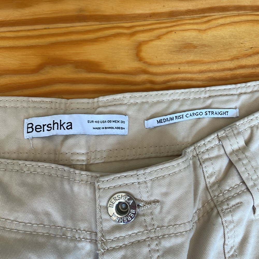 Bershka Medium Rise Cargo Straight - Picture 7 of 8